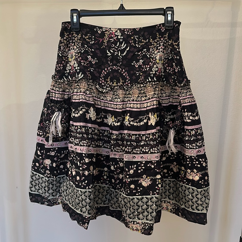 Toupy Paris Floral Skirt With Pockets